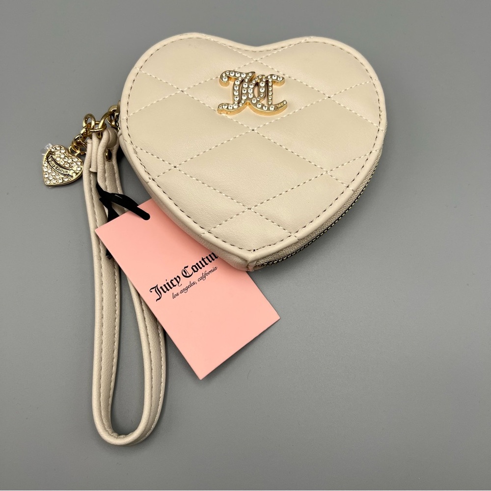 ♠️ Juicy Couture Brighter Than a Diamond Quilted Heart Wristlet Wallet, White